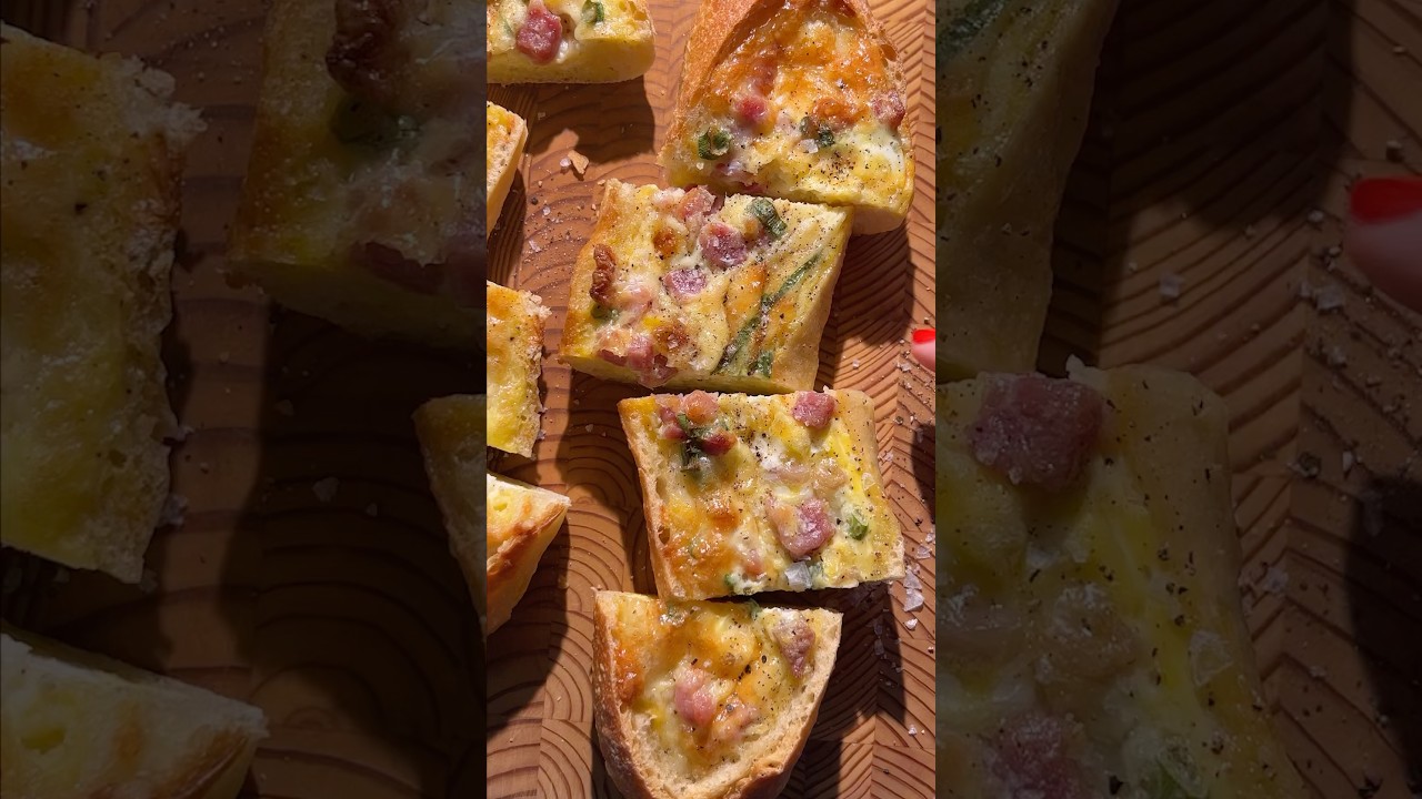 Baked Egg Boats for the best breakfast/brunch experience!&nbsp;🍳🥖