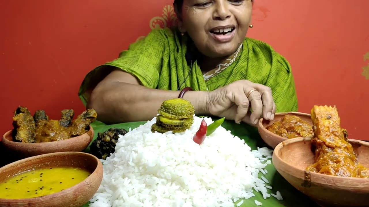 EATING RICE WITH CHICHINGA VAJA,KAKROL VAJA,SOYABIN WITH MUTTON FAT.KATLA LALITE,TANGRA MACHER JHAL।