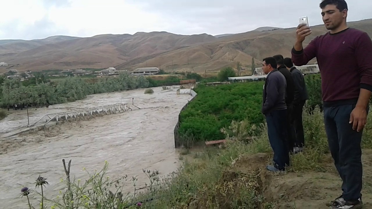 Pirsaat çayı sel (Hacıqabul.r Qubalı.k 17.05.2017)