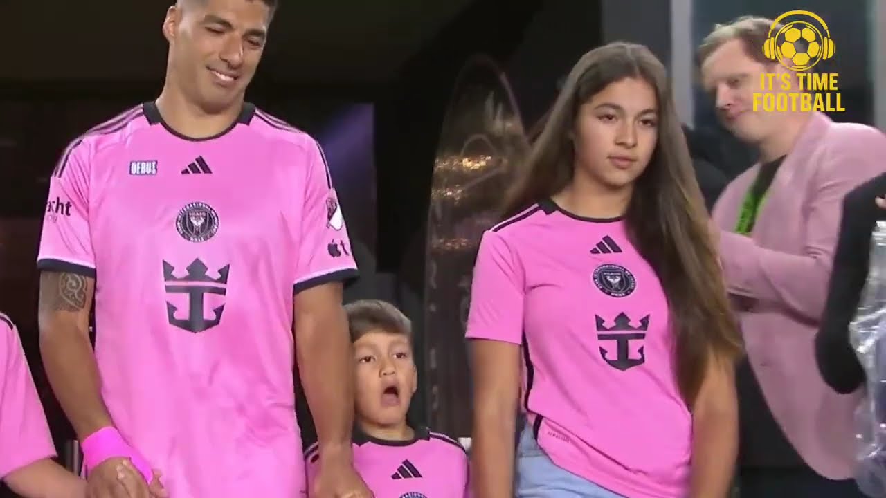 Ronaldo Jr and Delfina Suarez 🎶 | Football Song