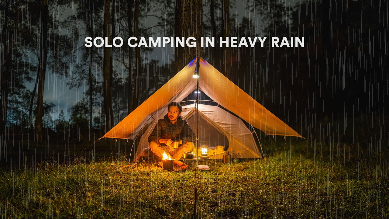 Solo Camping #132 | Hujan Deras, Membuat Wedang Jahe Dengan Kompor Kayu, ASMR