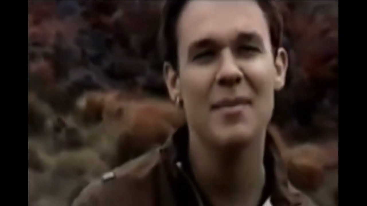 KLB - Ela N&atilde;o Est&aacute; Aqui Clipe