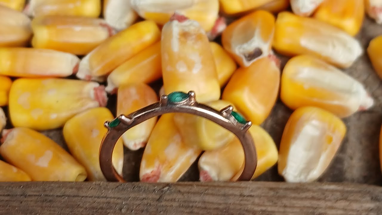 Corn pit vs small gold wedding band 