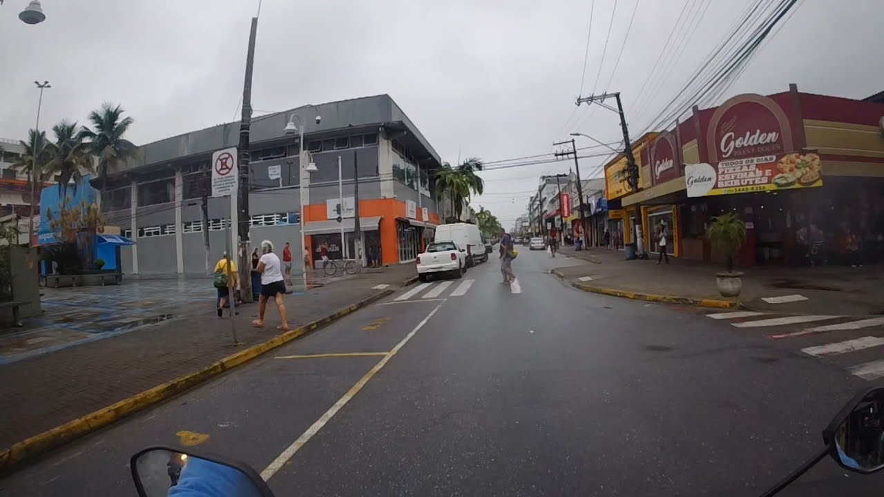 Segunda-feira começa com chuva em Mongaguá! Veja como está a cidade agora 🌧️ 9/3/26