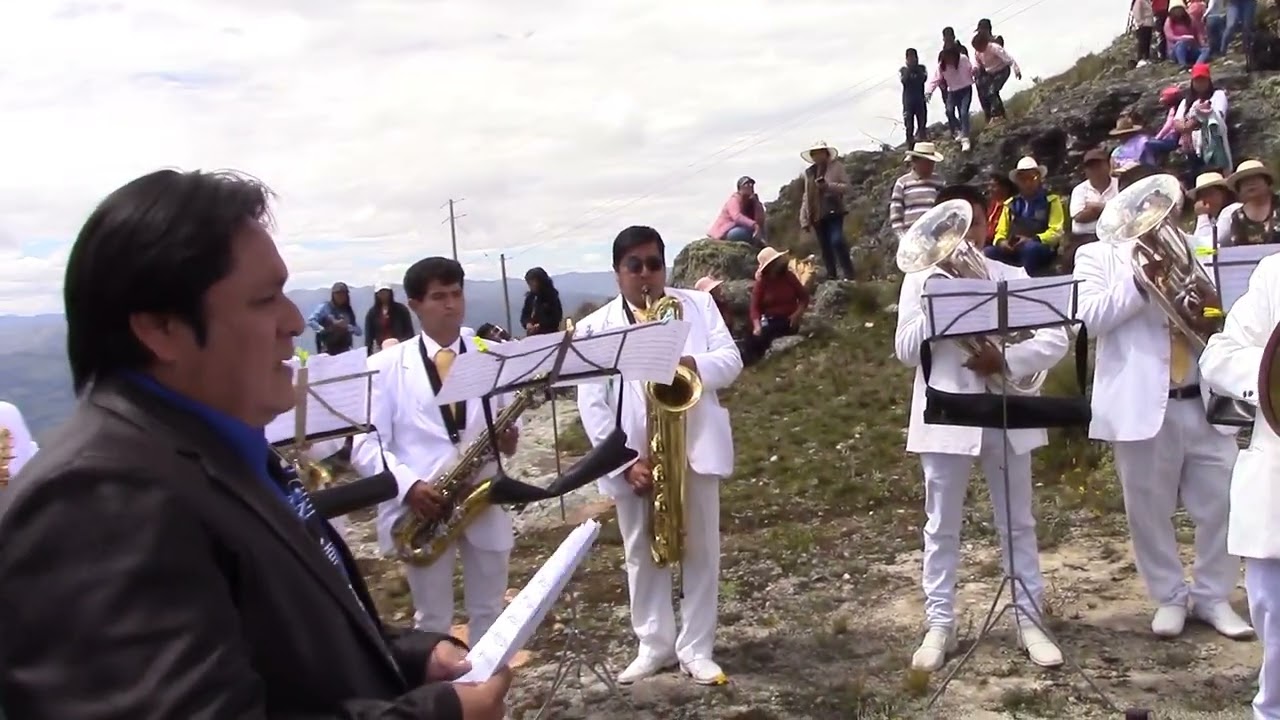 SEÑORA ORO.  marinera.    La Nueva Banda Reque.  Autor y Compositor Miguel Angel Jara Lujan
