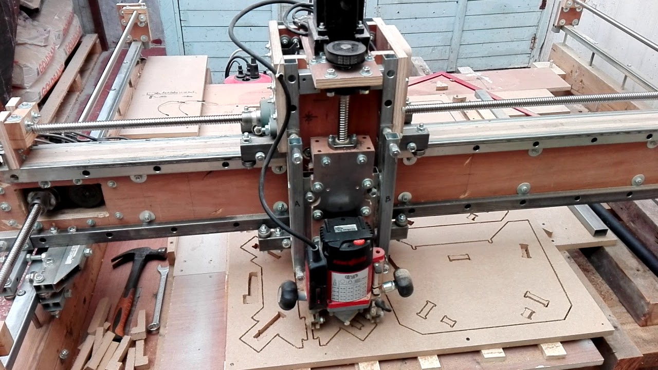 nal-cnc Prototype01Wood: (X,Y,Z) 1700mm, 1700mm, 210mm. fraisage dans MDF