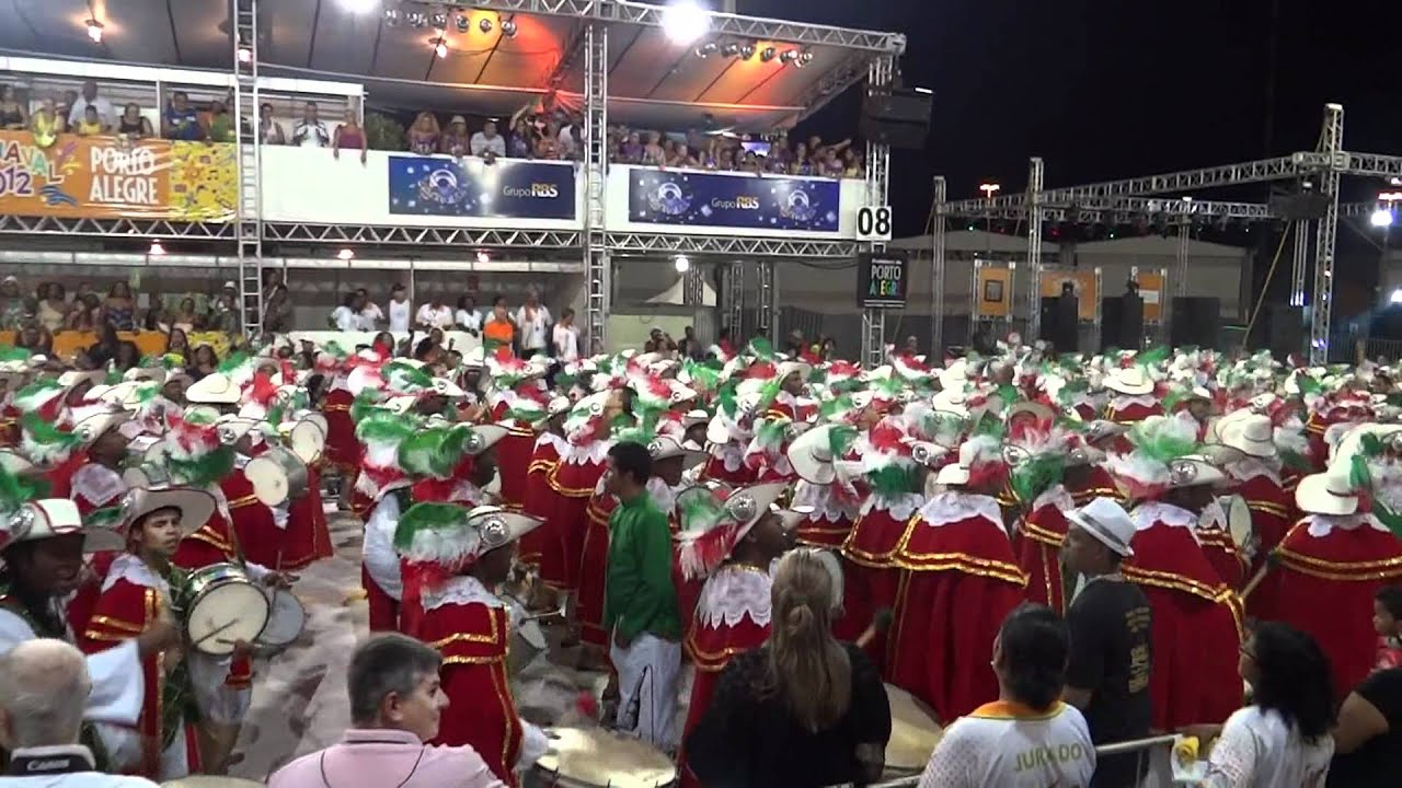 Bateria da Restinga - Carnaval de Porto Alegre 2012 - cobertura leouve.com.br