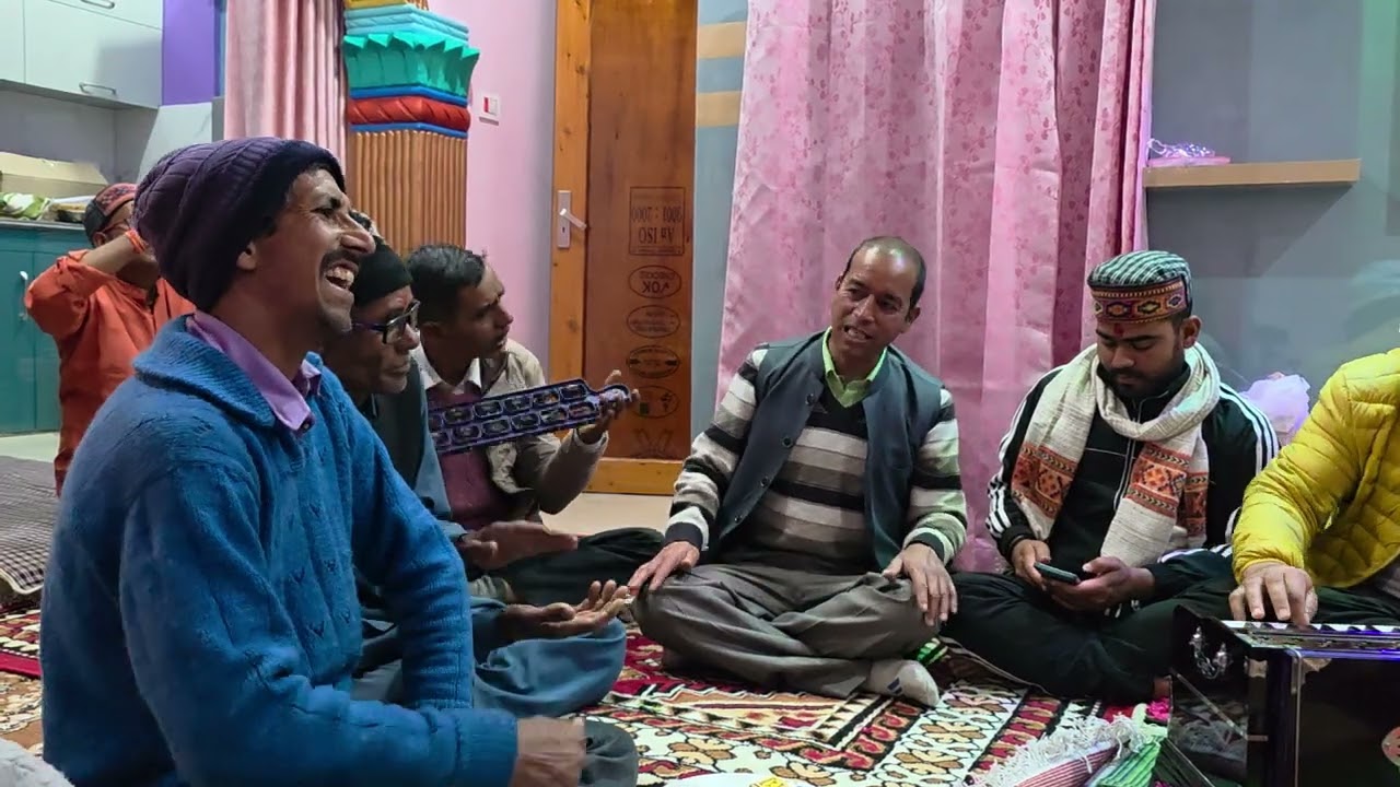पिंजरे के पंछी बोले तेरा दर्द न जाने कोई #bhajan #trendingvideo #trending #bhajankirtan #fyp