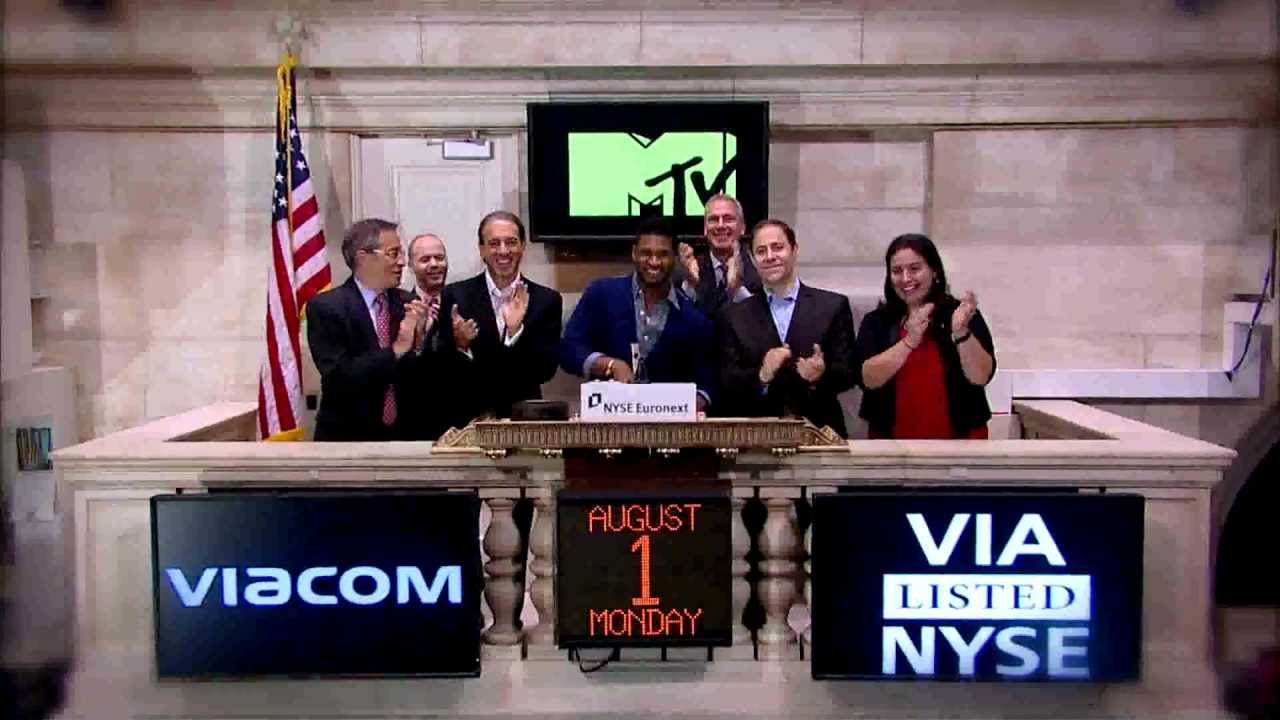 1 August 2011 MTV and Usher ring the NYSE Opening Bell
