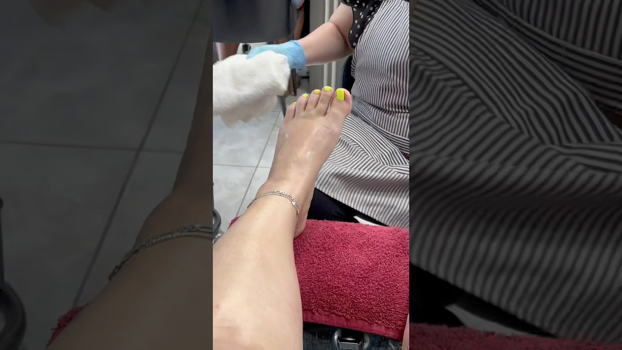 Literally the best PEDICURE ever !! #pedicure #feet #neontoes #toenails #selfcare #fypシ゚viral