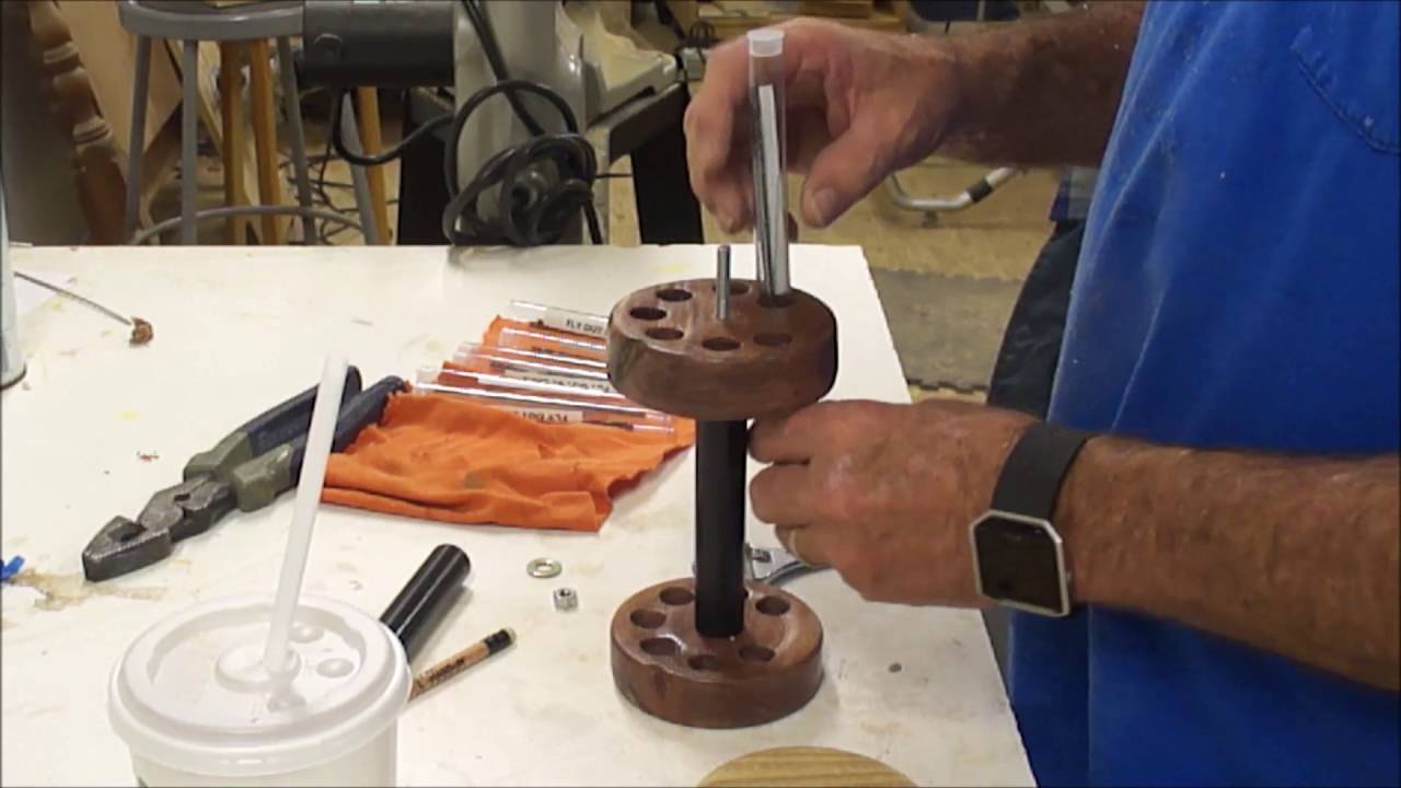 Scroll saw blade holder