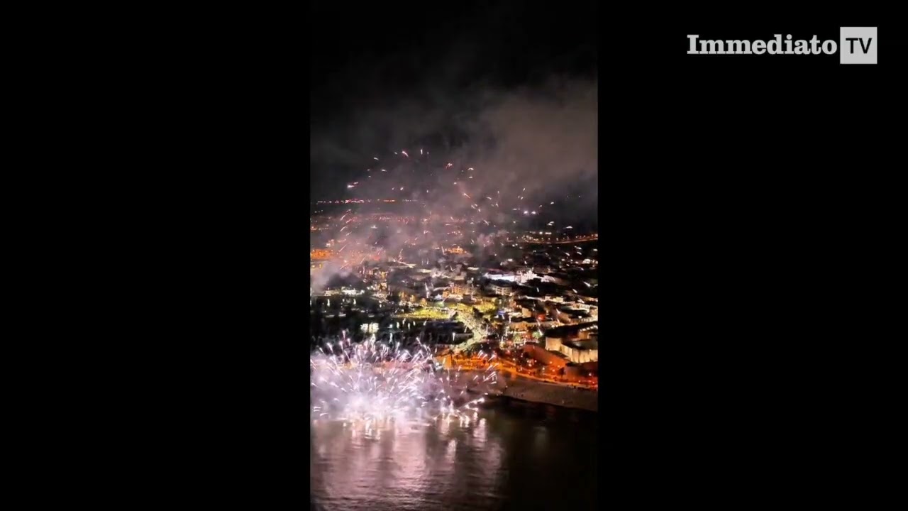 MANFREDONIA, LO SPETTACOLO DEI FUOCHI SUL MARE PER LA FESTA PATRONALE 2025