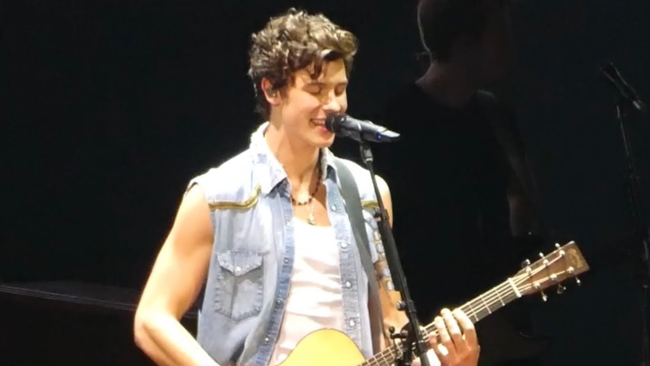 Shawn Mendes - There's Nothing Holdin' Me Back (Live in Manila, 2019)
