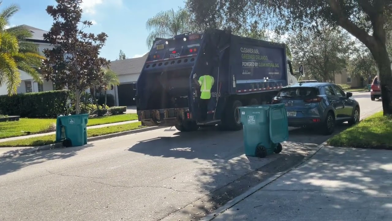 Part 1 Kowalt Heil rear loader on post Xmas recycling