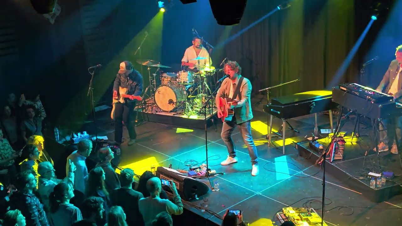 Abel - Neem Me Mee (in de Effenaar in Eindhoven op 11.12.2024)