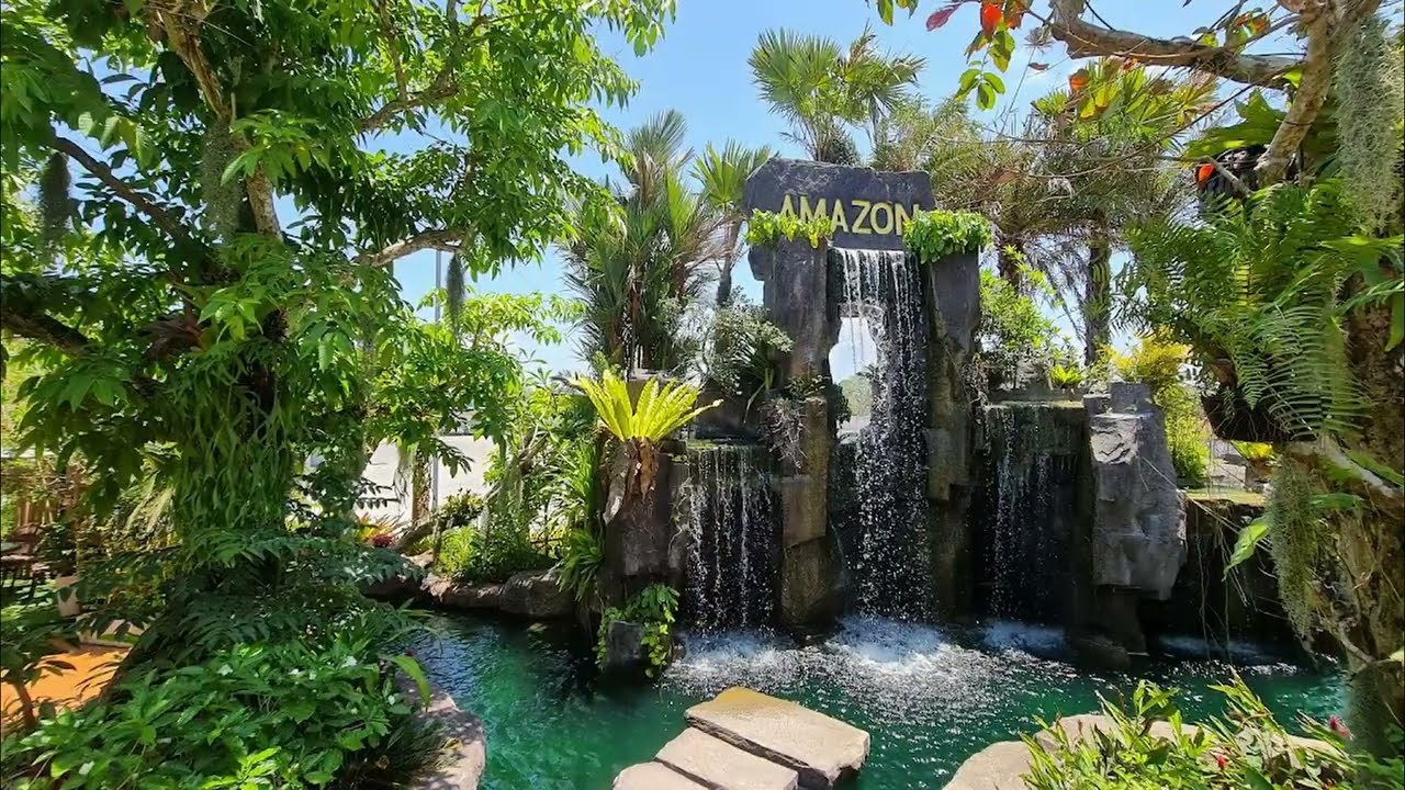 Man-made waterfall of Caf&eacute; Amazon Khok Pho/Waterfall/Caf&eacute; Amazon/Nature/Landscape/Artificial Falls