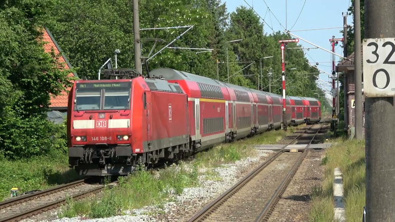 Augustfehn: RE1 (146 108-6) nach Norddeich Mole und RE1 (146 107) nach  Hannover Hbf (7-6-2023)
