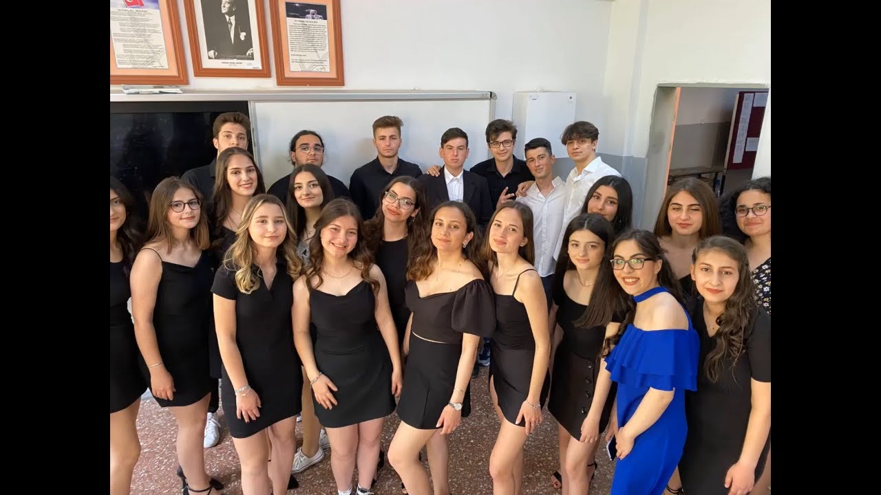 SELMA YİĞİTALP ANADOLU LİSESİ 12\C  MEZUNİYET   VE ÖĞRETMEN KONUŞMASI#12c#lise#mezuniyet#seyal#2022