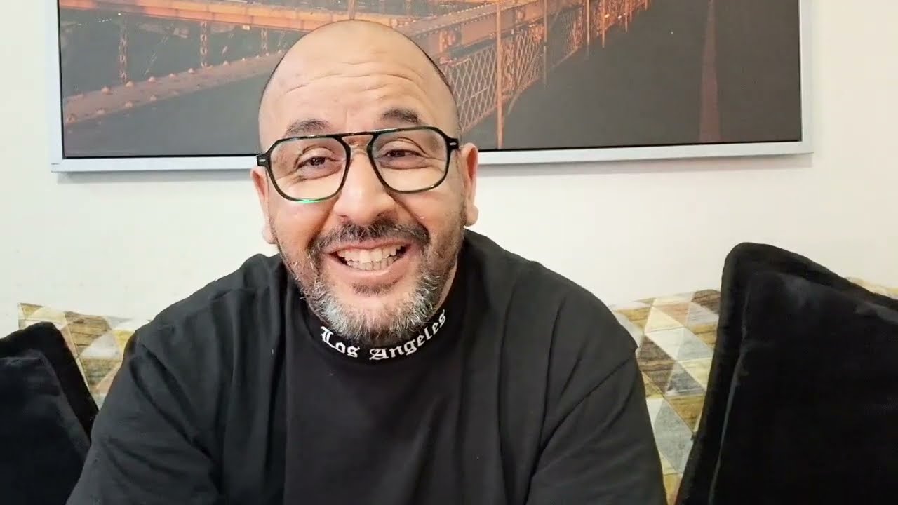 بنت بوكريشه سمحت في خالتها ومشات للسبليون وباها عاطيها للتسلكيط وبدا كيدور