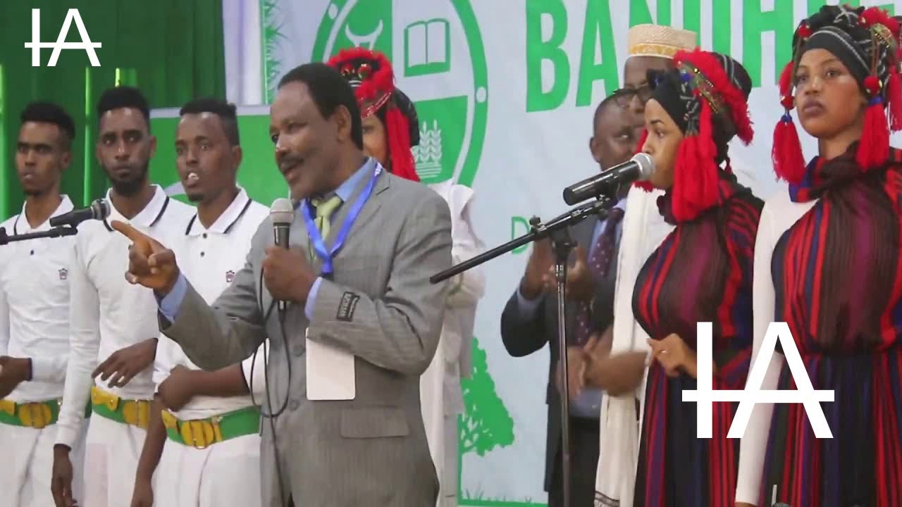 MUXUDIIN MUSDHAF SHUKAY DOWA
