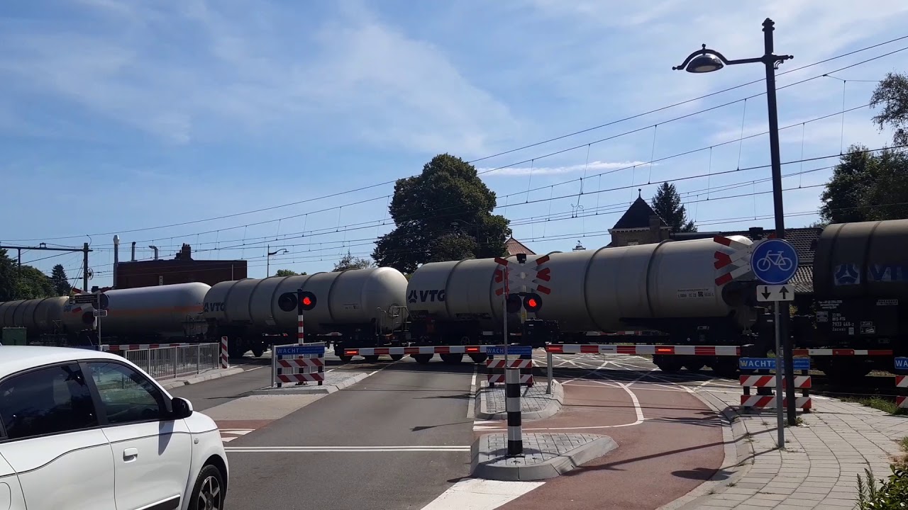 Spoorwegovergang Oudenbosch // Dutch Railroad Crossing