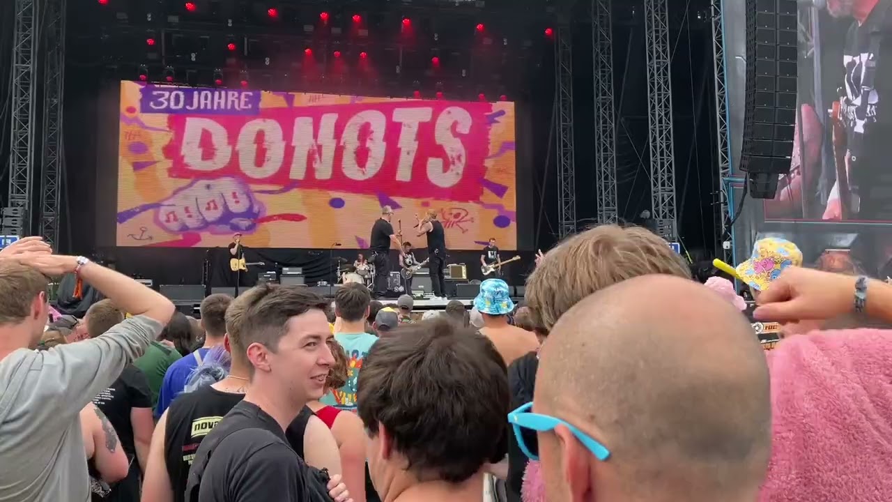 Donots live at Novarock (13.6.2024)