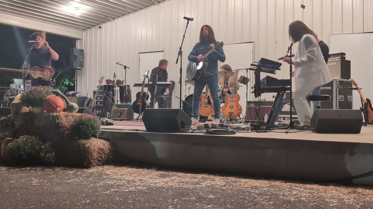 Mahoney Brothers do Beatles solo - Hinkelfest - 9/12/25