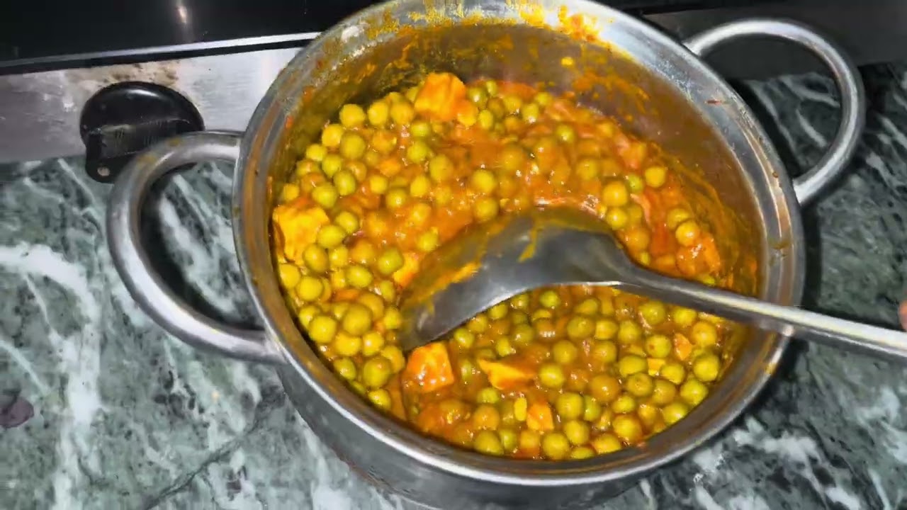 Garmi shuru hun karan aj papa nai kiti  ac di service 