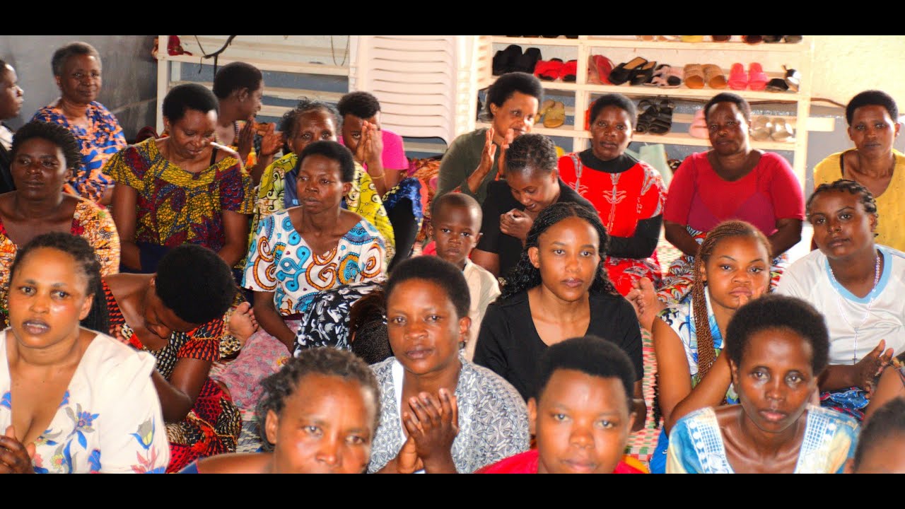 1121910025 : IREBERE UBURYO INDIRIMBO,IMBYINO BY`ABARANGI BITUMA IBITANGAZA......