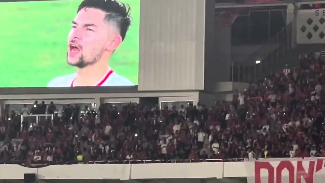 MERINDING SAAT SEISI GELORA BUNG KARNO MENYANYIKAN ANTHEM INDONESIA RAYA