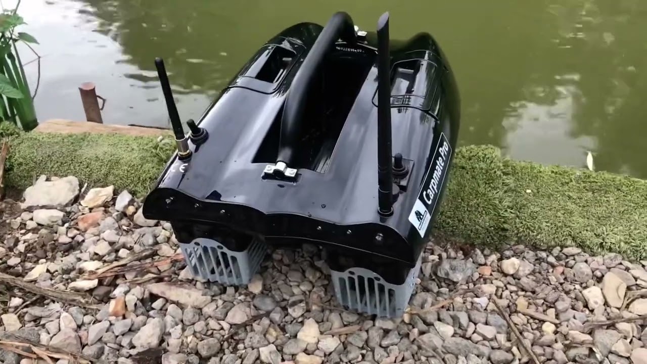 Bearcreeks Carpmate pro Bait Boat with Raymarine Dragonfly Pro 5 fitted