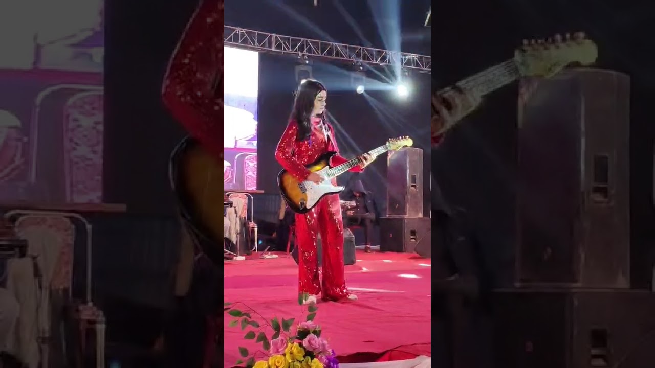 Gulabi Aankhen jo mein ne deki.... with guitar 