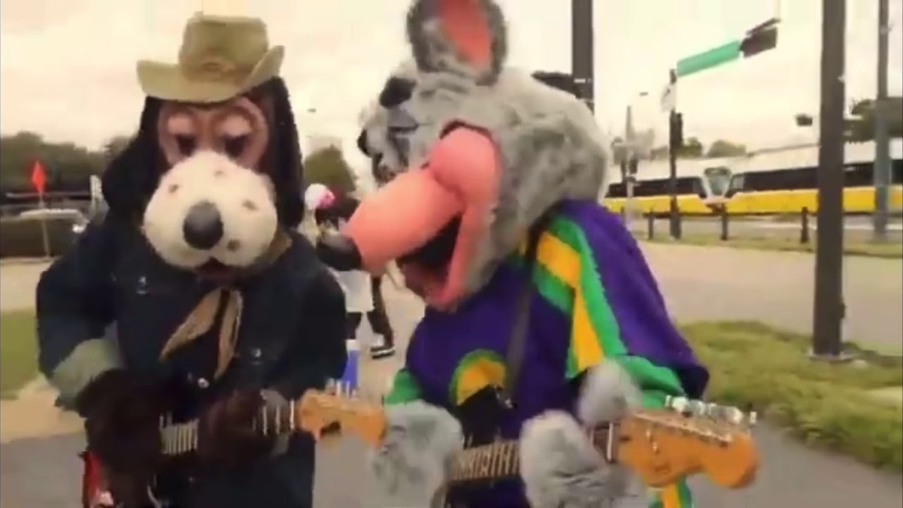 Chuck E Cheese Working For The Weekend