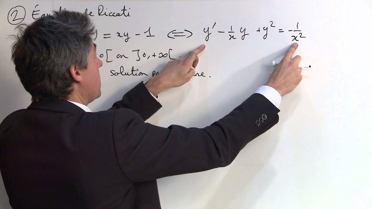 Exercice 11 (Equations différentielles) [07001]