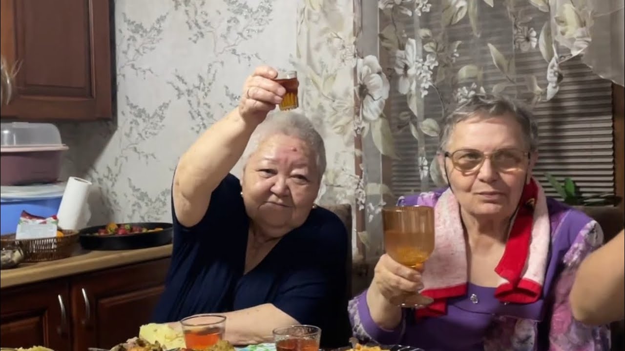 Продолжение субботы,куда не глянь везде нужны руки. Воскресенье отметили мое день рождения 🥳