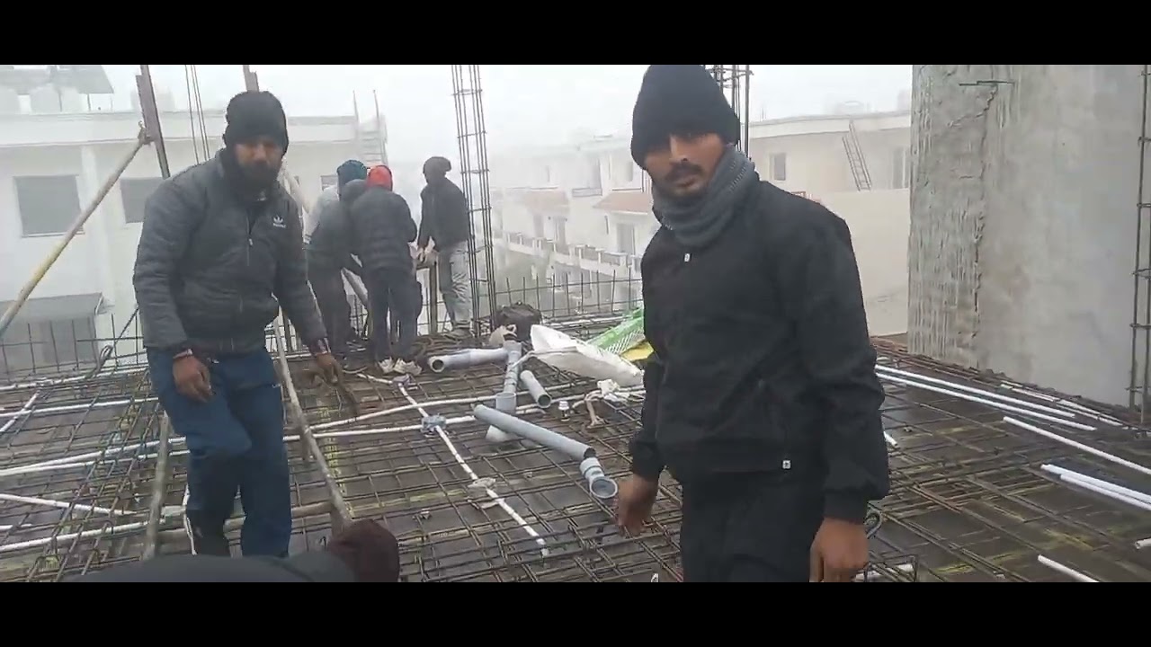 ਦੂਜੀ ਮੰਜ਼ਿਲ ਦੀ ਲੈਂਟਰ ਦੀਆਂ ਪ੍ਰਵੀਜਨਾਂ ਪਾਈਆਂ 