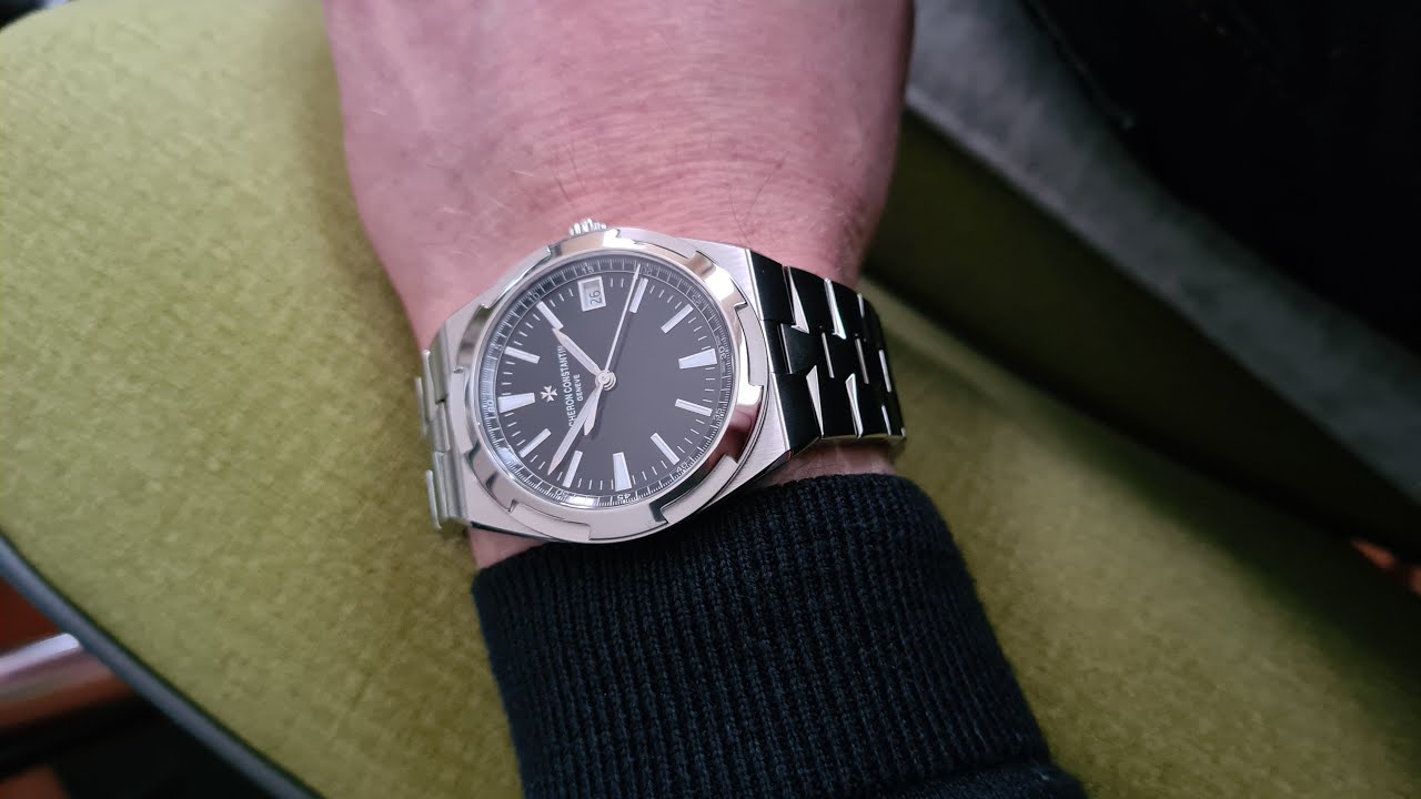 Vacheron Constantin Overseas Automatic Three Hands Black Dial 4500V/110A-B483