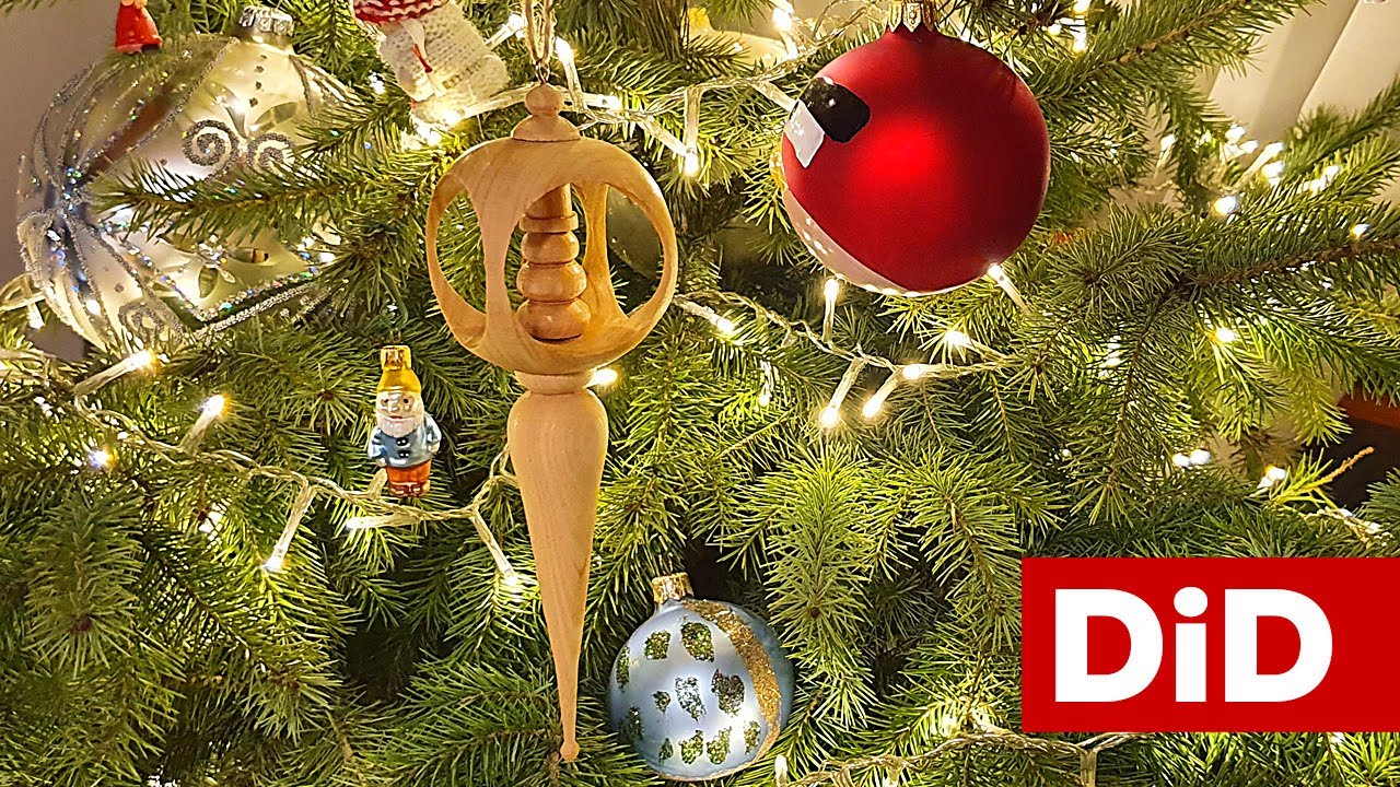 928. Toczona, drewniana bombka choinkowa Domidrewno