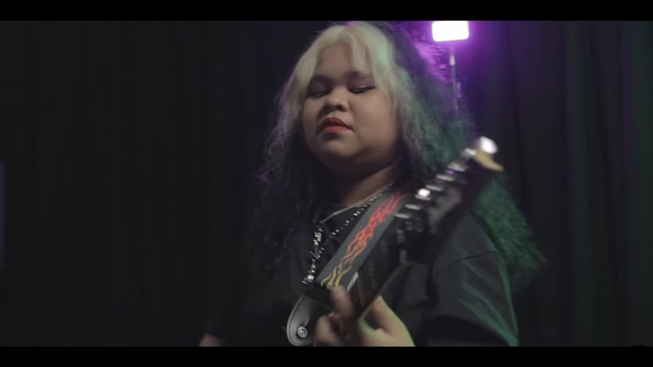 LoiseE - Stop Pretending (To Be Good) (Official Music Video)