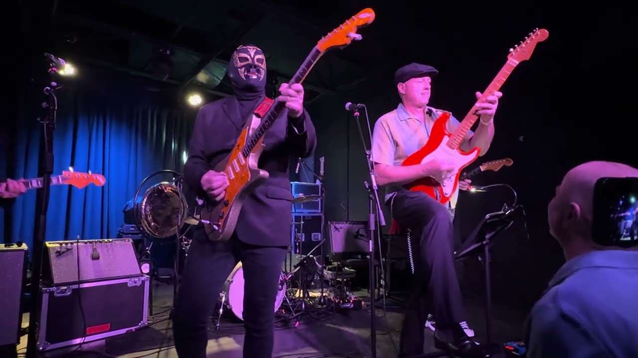 Los Straitjackets & Deke Dickerson - 