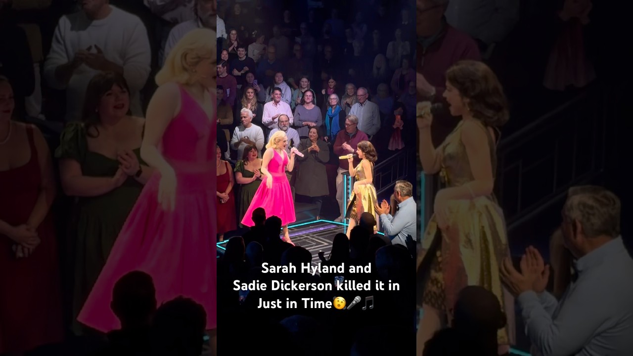 Sarah Hyland and Sadie Dickerson singing Mack the Knife 