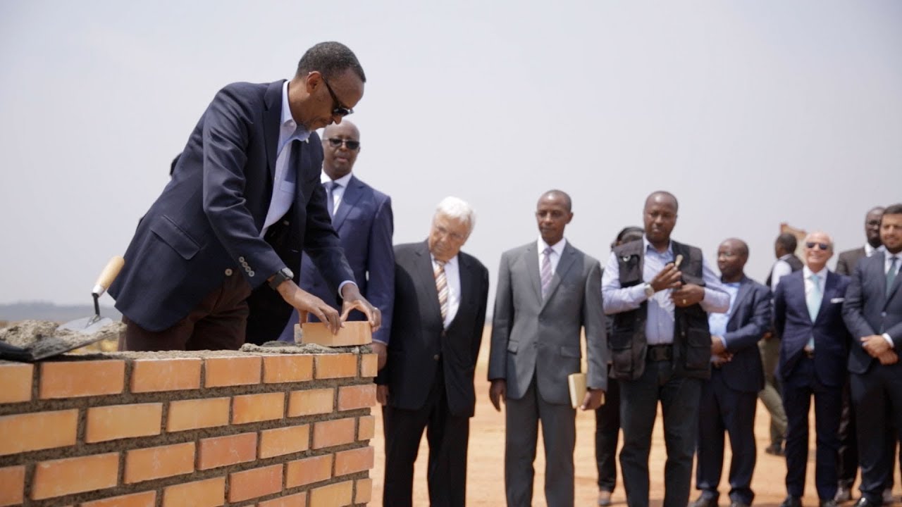 Perezida Kagame Paul yashyize ibuye ry’ifatizo ahazubakwa ikibuga mpuzamahanga cy’indege cya Bugeser