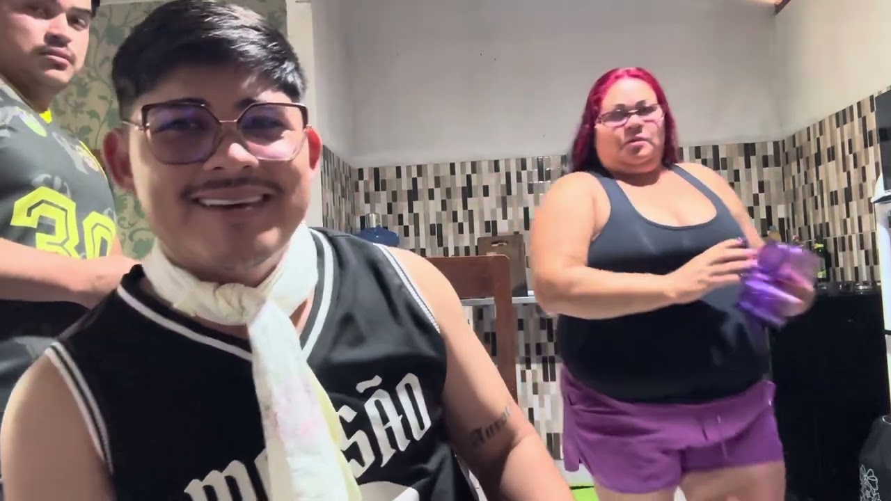 Trolamos nossa mãe com o perfume de pum