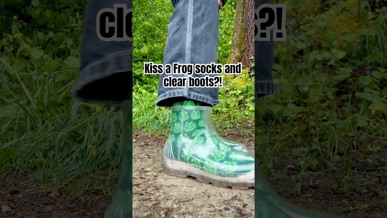 Wearing my &lsquo;Kiss a Frog&rsquo; socks, pattern from Joyful Colorwork socks book. #stoneknits #knitting