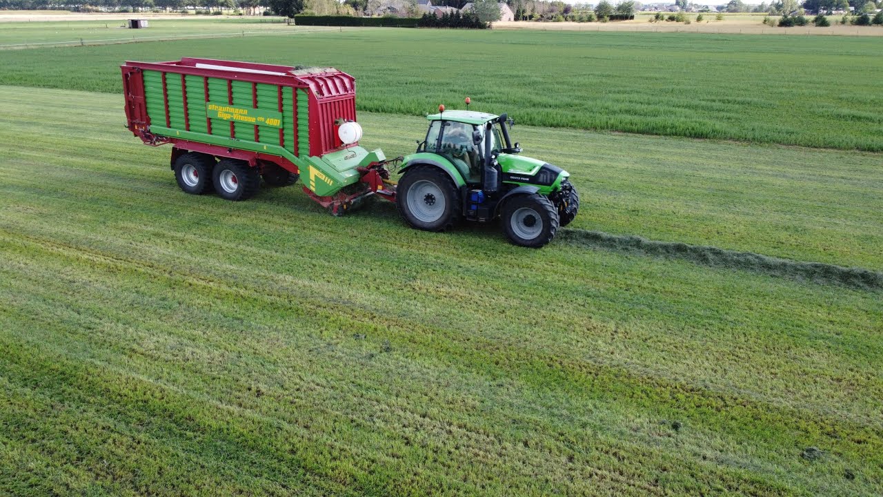Gras oprapen Deutz Fahr 6190TTV / Strautmann Giga-Vitesse cfs 4001