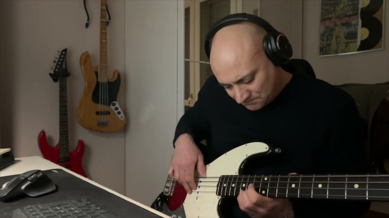 Eko P51 made in Italy 1972 - demo (through CABLE)
