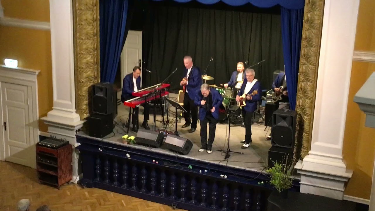 The Rocking Ghosts - When The Girl In Your Arms Is The Girl In Your Heart