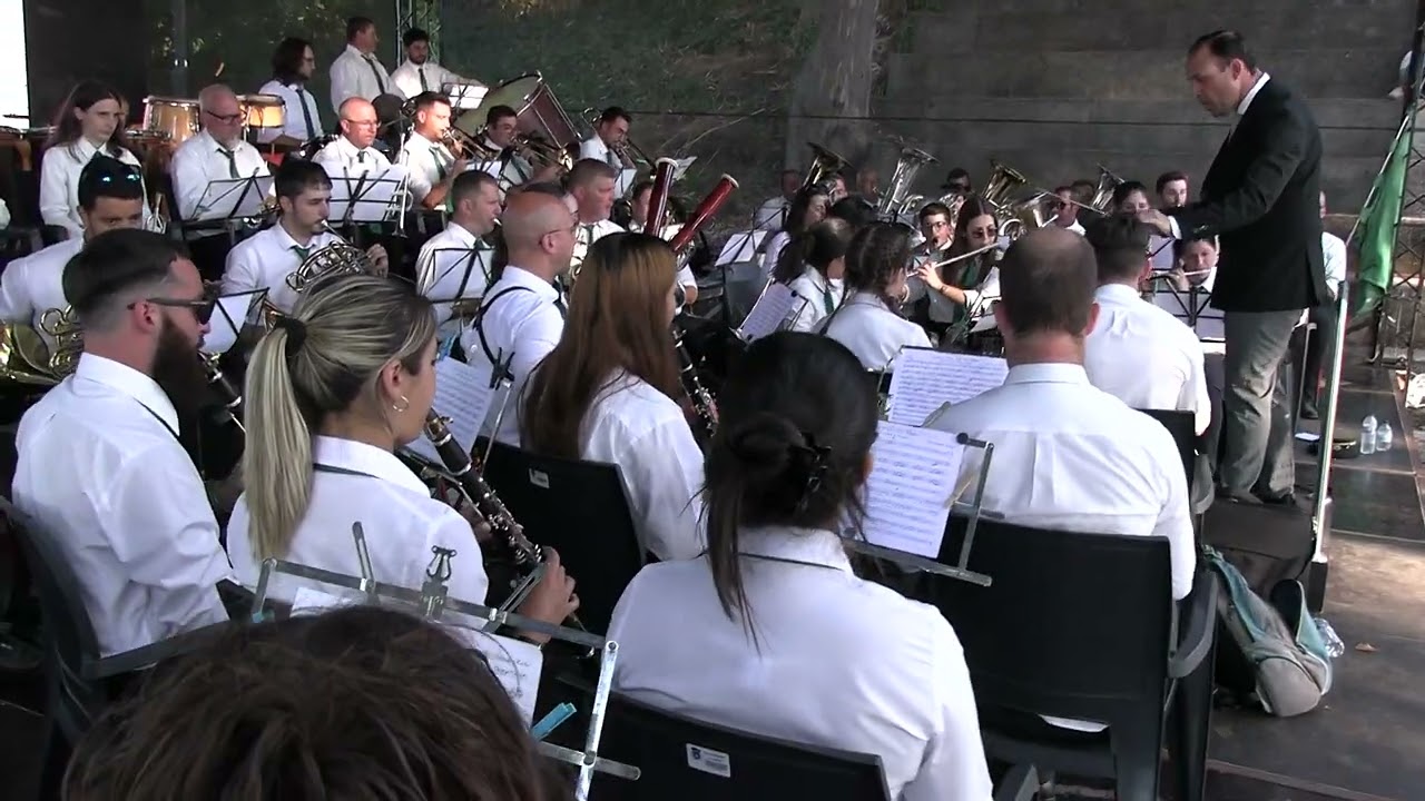 Banda Marcial de Cambres (Maestro: António Ferreira) 