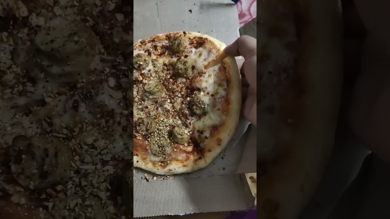 Domino's Chicken Sausage Pizza Mania 💘