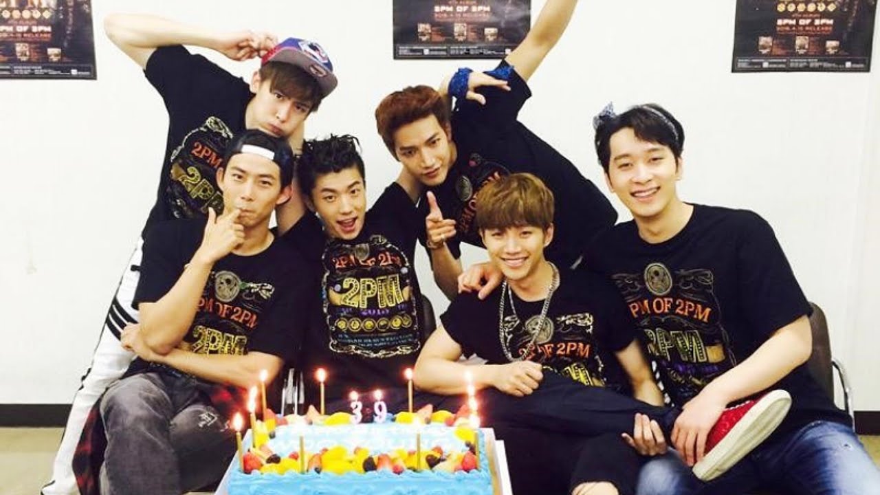 [2PM 우영] 멤버들과 핫티와 함께 축하하는 우영이의 Happy Birthday🎂🎉💙